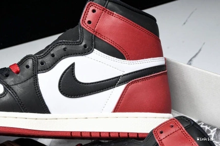 TOE “BLACK AIR 1 REIMAGINED” HIGH DZ5485-106 OG JORDAN 0802